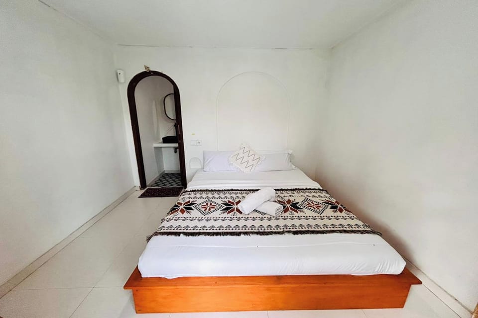 Villa, Pool View | Desk, free WiFi, bed sheets