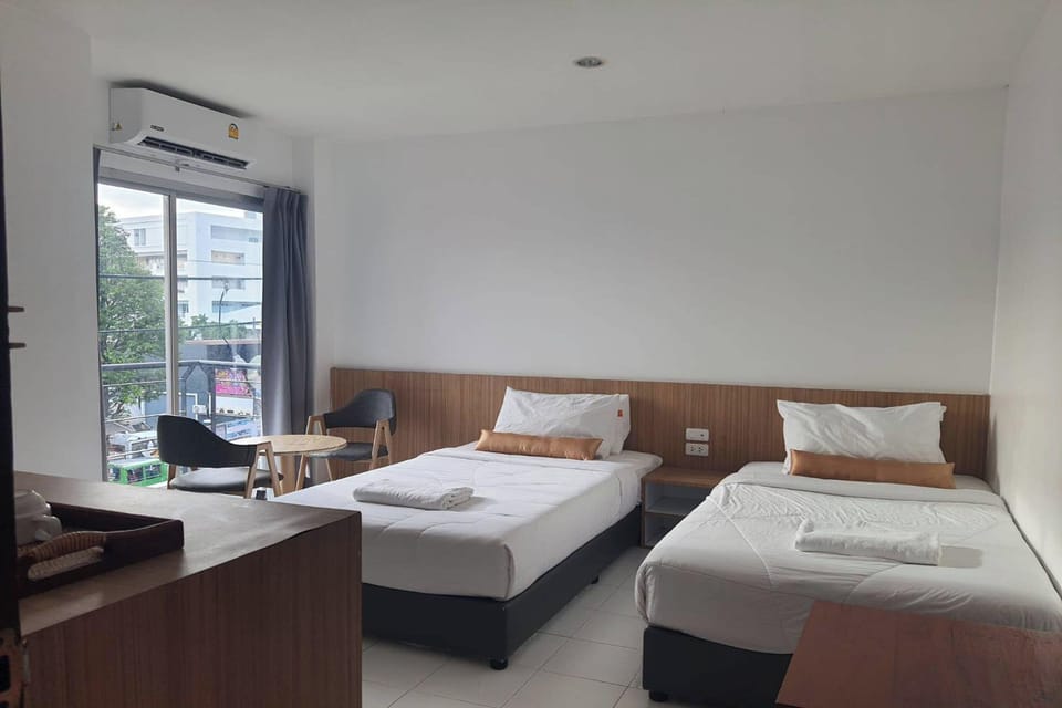 Standard Twin Room | Desk, free WiFi, bed sheets