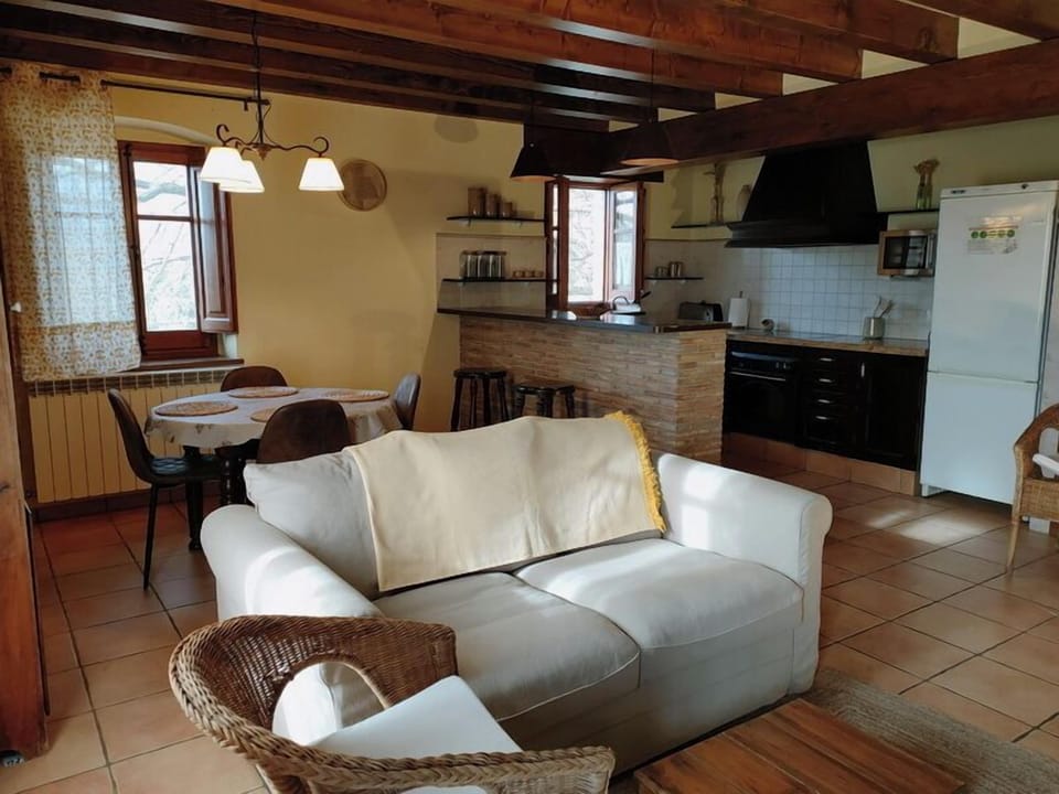 Comfort Apartment, Terrace | Private kitchen | Highchair