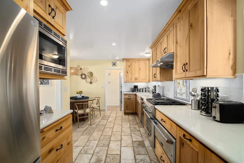 House, Ocean View, Oceanfront (3 Bedrooms) | Private kitchen | Microwave, oven, espresso maker, coffee/tea maker