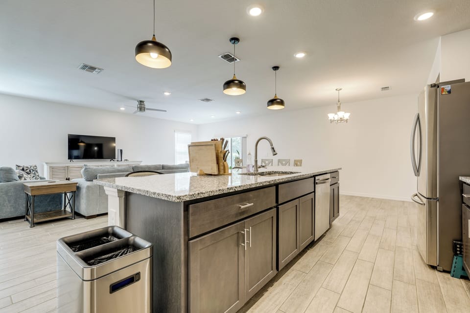 House (4 Bedrooms) | Interior