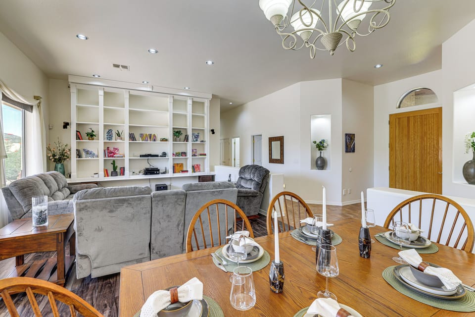 House (5 Bedrooms) | Interior