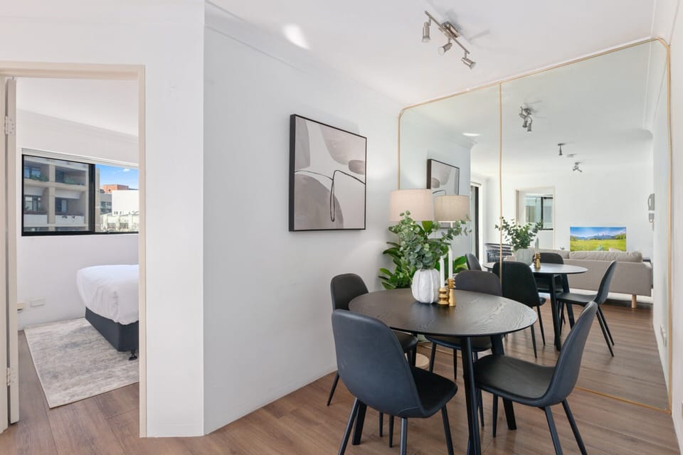 Apartment | Dining