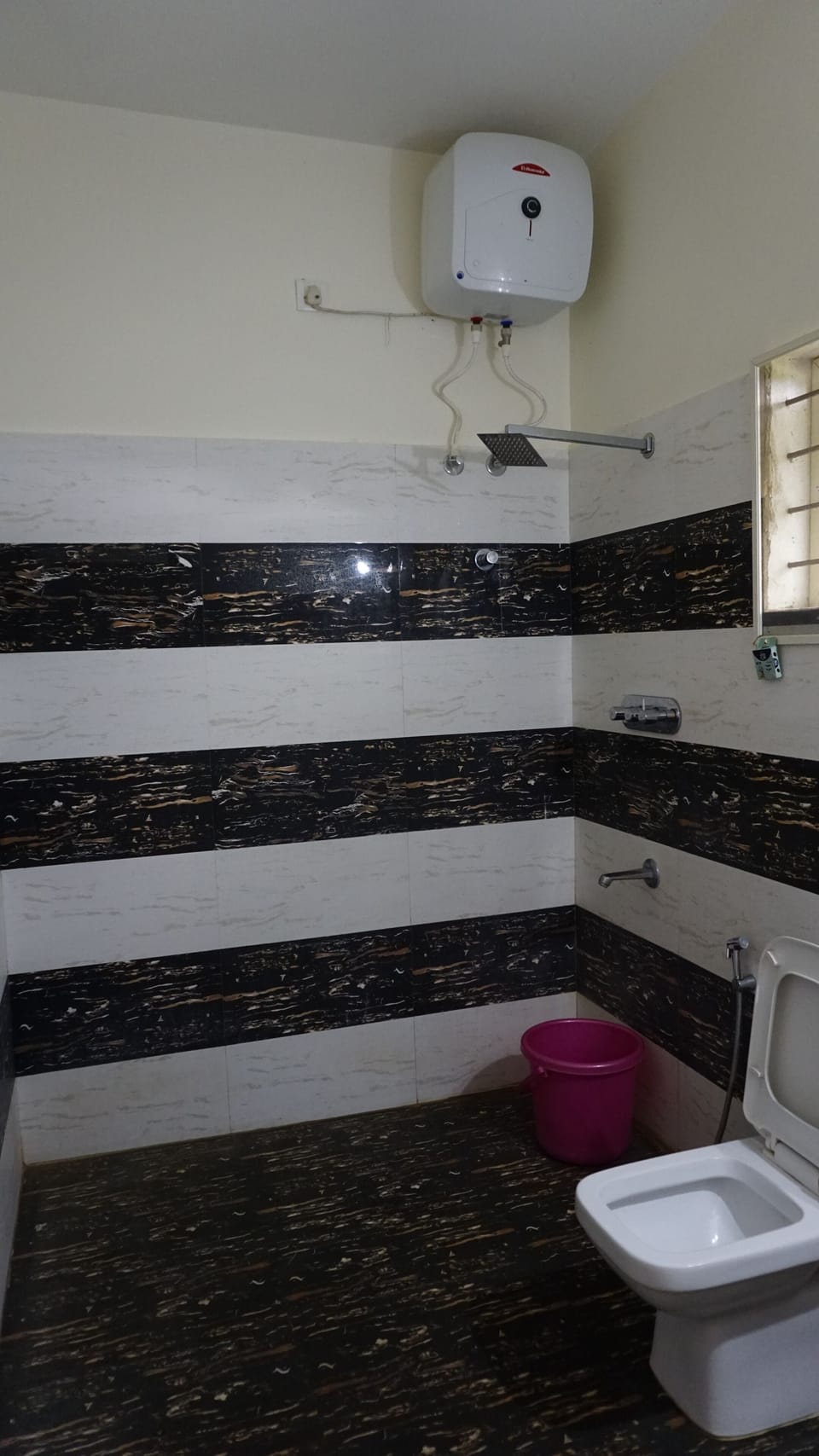 Standard Triple Room, Balcony, Mountain View | Bathroom | Shower, free toiletries, towels, soap
