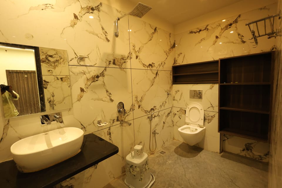 Deluxe Double Room, City View | Desk, laptop workspace, free WiFi