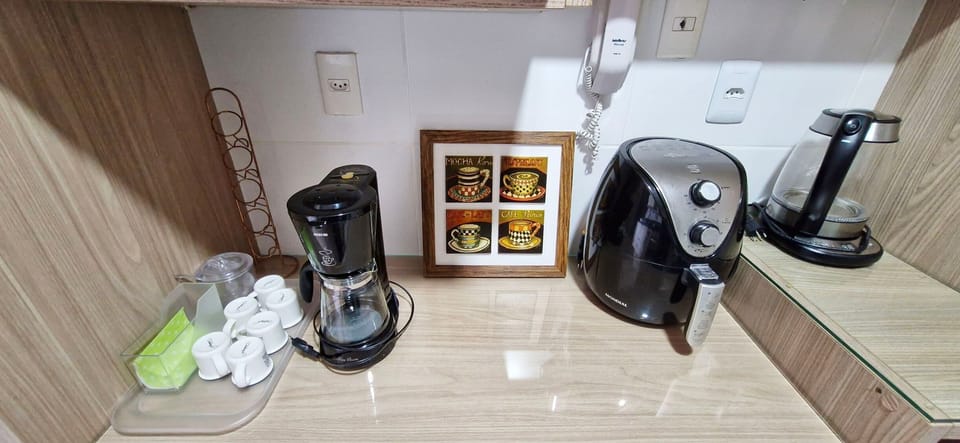 Basic Apartment | Private kitchen | Fridge, microwave, oven, stovetop