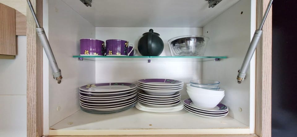 Basic Apartment | Private kitchen | Fridge, microwave, oven, stovetop