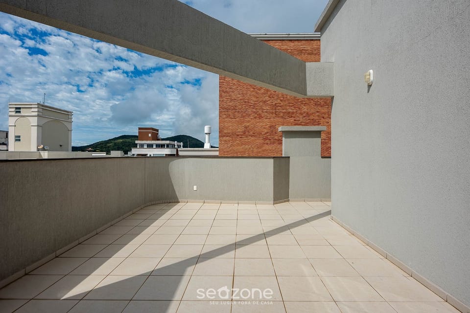 Basic Apartment | Terrace/patio