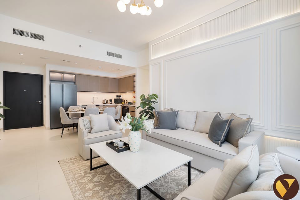 Luxury Apartment, 4 Bedrooms, Balcony, City View | Living room | 65-inch Smart TV with satellite channels