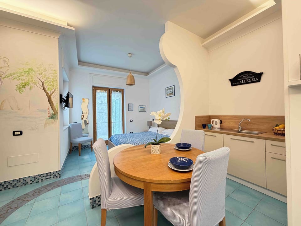 Junior Suite | Dining room