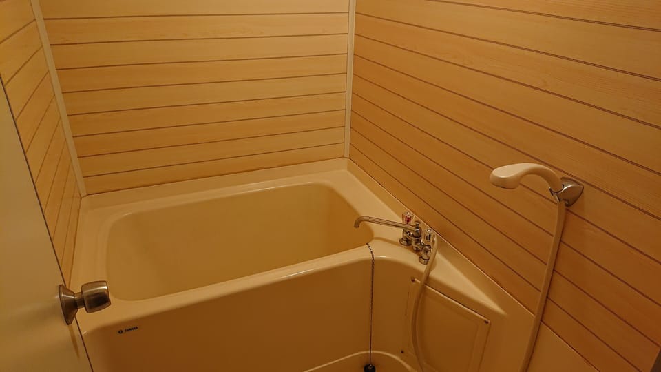 Japanese Style Room 10 Tatami Mats | Bathroom | Combined shower/tub, hydromassage showerhead, free toiletries