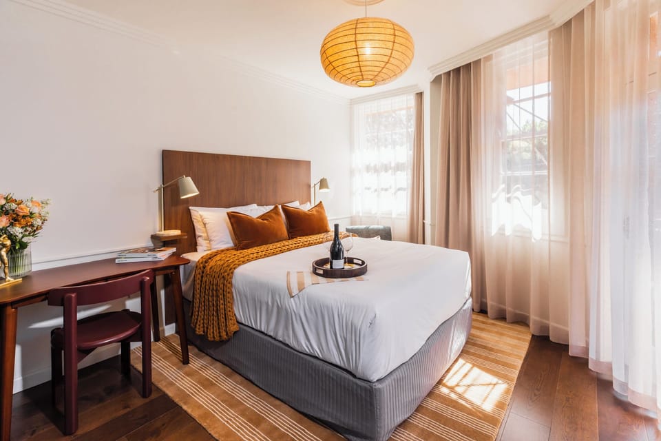 Kurrajong Suite with Free Wifi | Minibar, in-room safe, iron/ironing board, WiFi (free)