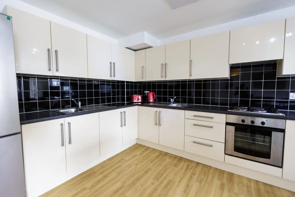 Single Room, Non Smoking | Shared kitchen