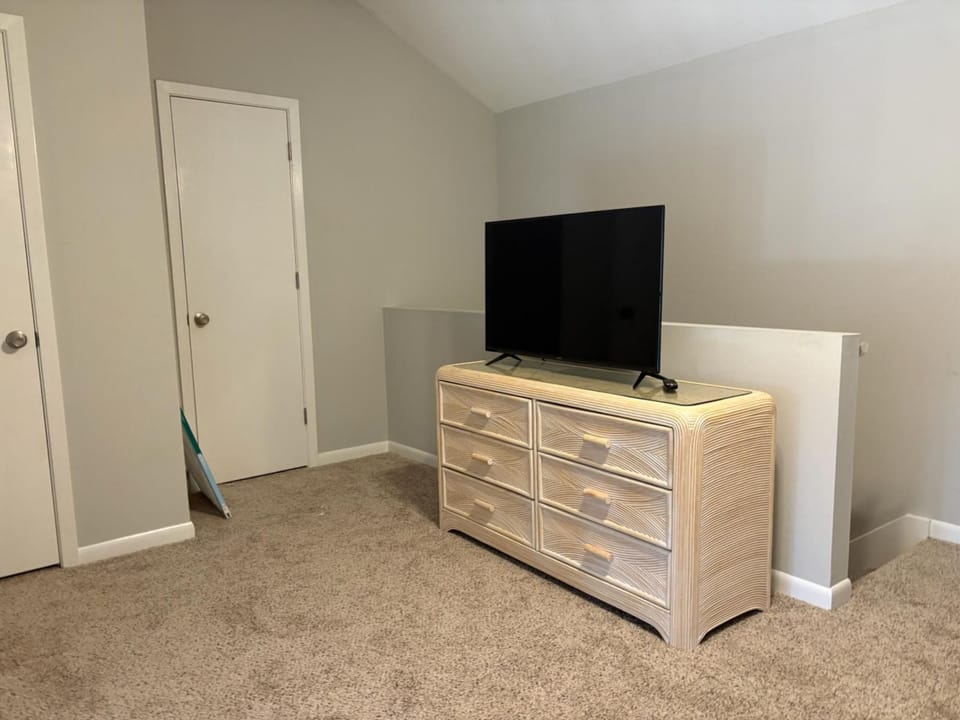 Signature Duplex, 4 Bedrooms, Kitchen, Bay View | Individually decorated, individually furnished, iron/ironing board