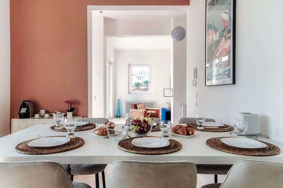 Villa, Lake View | Dining room