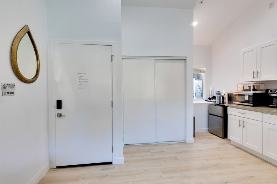 Apartment (0 Bedroom) | Interior