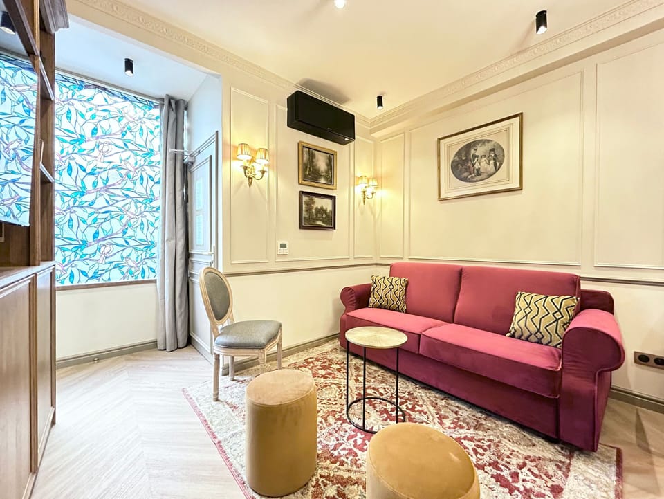 Apartment, Courtyard View | Living area | 43-inch Smart TV with cable channels, Netflix, streaming services