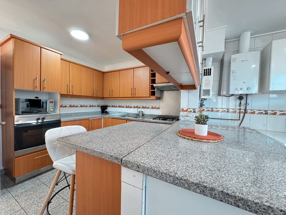 Family House, City View | Private kitchen