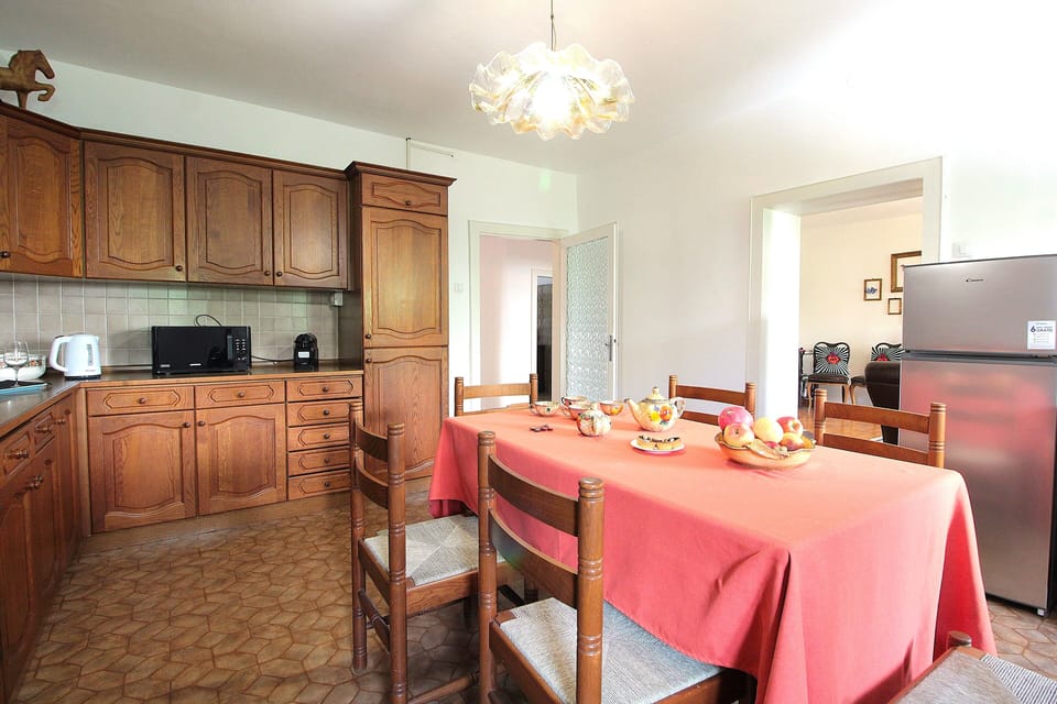 Apartment, Mountain View | Private kitchen | Fridge, microwave, oven, stovetop