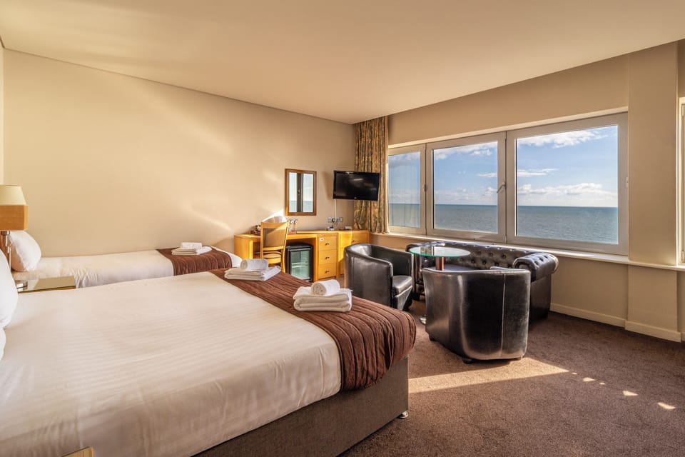 Superior Double or Twin Room | In-room safe, desk, iron/ironing board, free WiFi