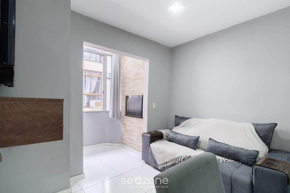 Basic Apartment | Living area