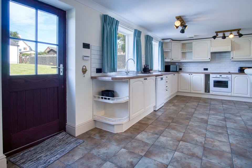 Microwave, oven, highchair