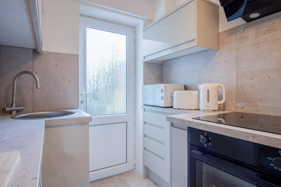Microwave, oven