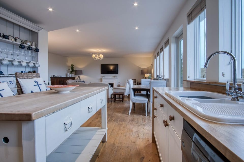 Microwave, oven, highchair
