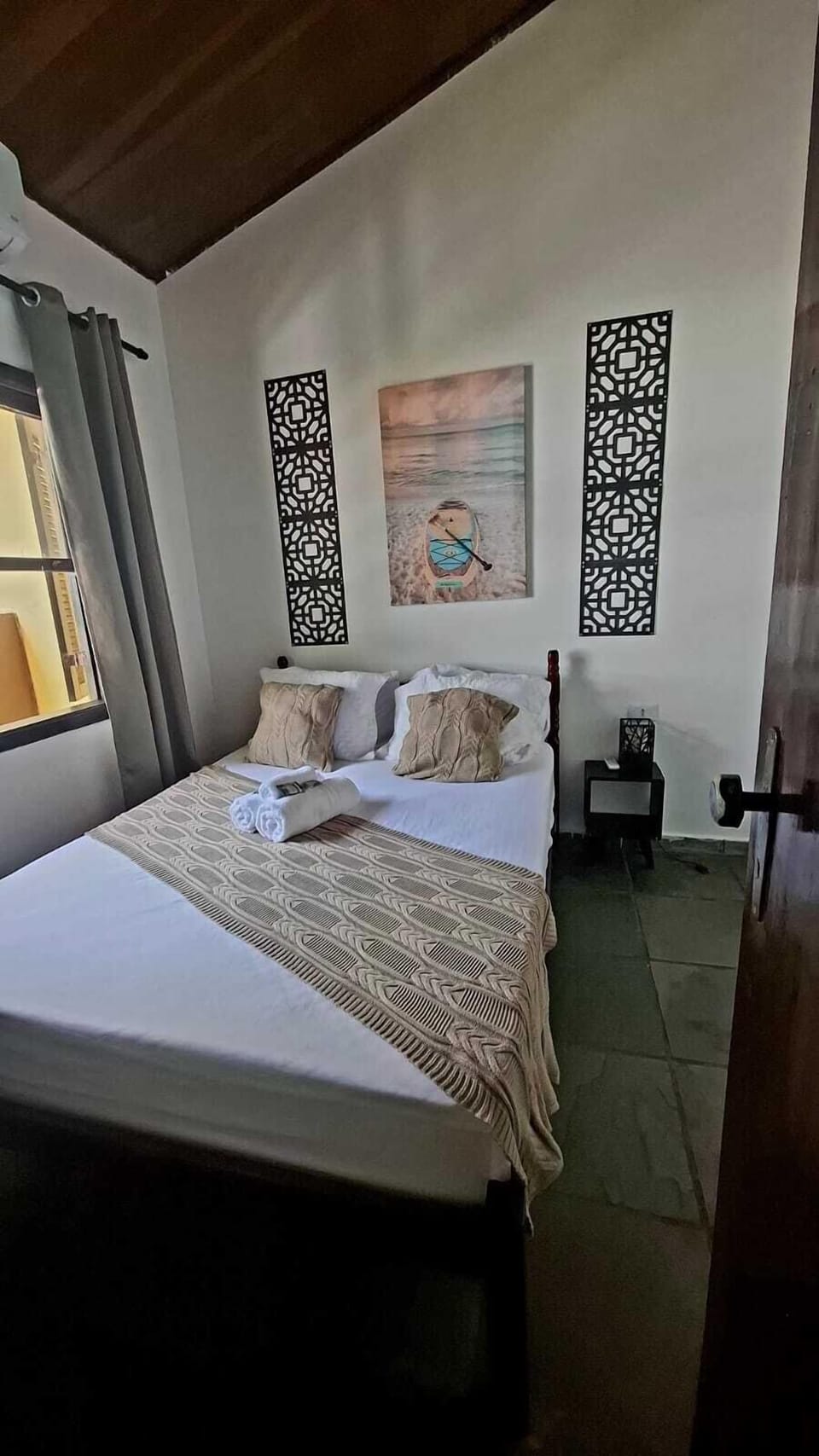 Double Room, Sea View | Hypo-allergenic bedding, laptop workspace, free WiFi, bed sheets