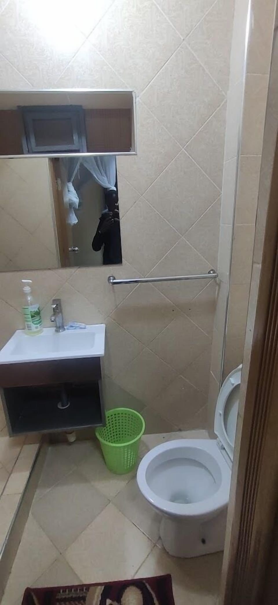 Deluxe Single Room | Bathroom | Shower, slippers, towels, soap