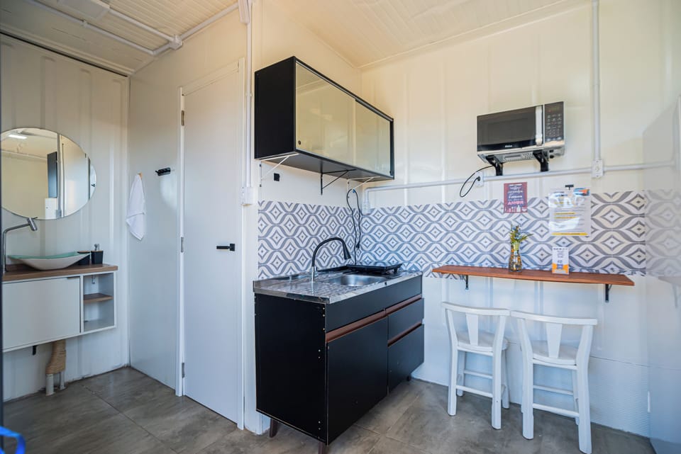Basic House | Private kitchen | Full-size fridge, microwave, oven, stovetop