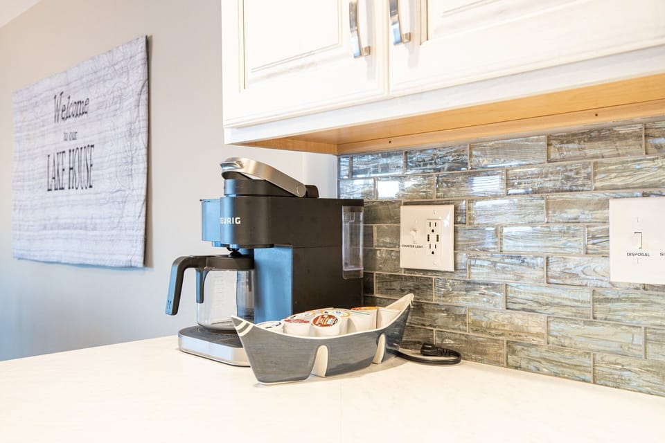 House, Multiple Beds, Patio (Living the Dream at Hickory Cove) | Interior
