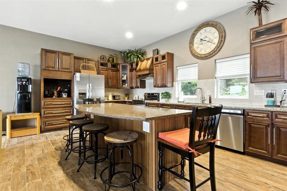 House, Multiple Beds, Patio (Hidden Gem) | Private kitchen