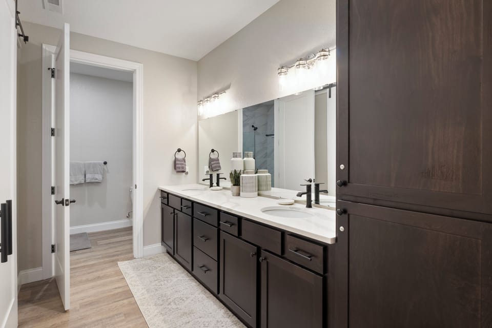 Topsider Experience in the Heart of Osage Beach Apartment in Osage Beach