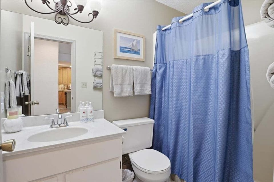 Lakefront Condo With 2 Pools, Courts, Trails & Patios at 12mm Apartment in Village Four Seasons