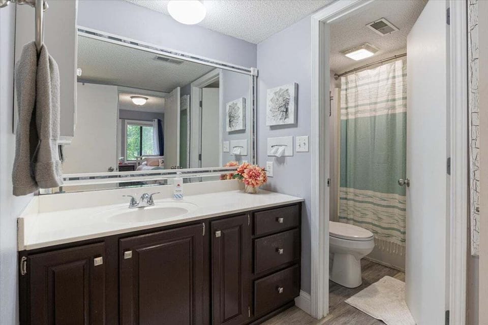 Lakefront Osage Beach Condo + Workspace w/ Pool Views Apartment in Osage Beach