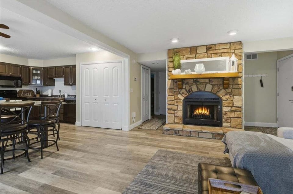 Condo, Multiple Beds, Patio (Golden Retreat) | Interior