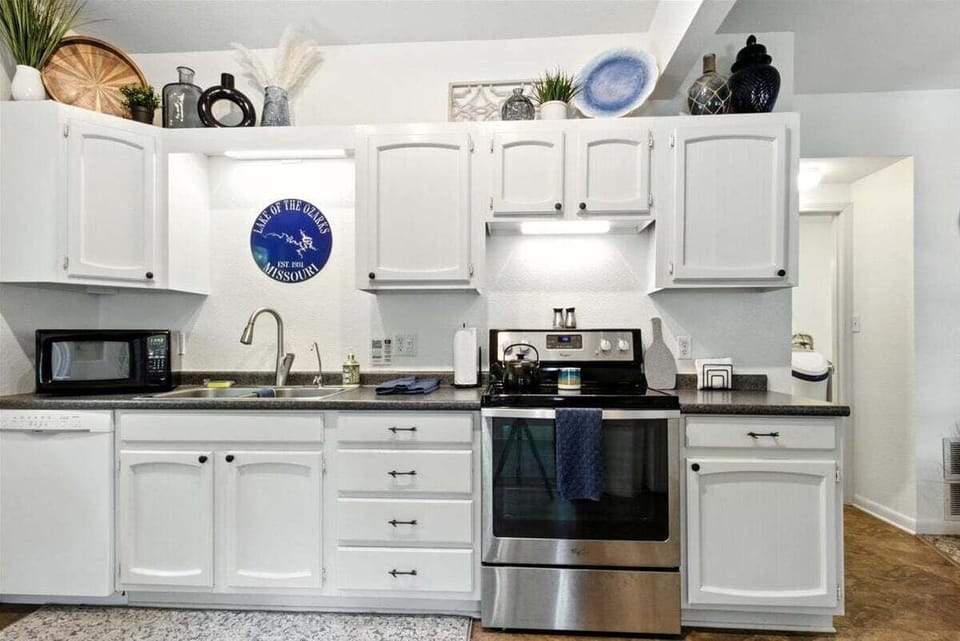 House, Multiple Beds, Patio (Chimney Cove Hideaway) | Private kitchen