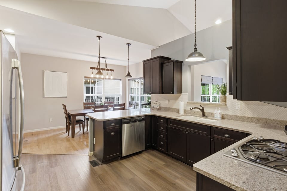 House, Multiple Beds, Jetted Tub (Valley Luxxe Lakehouse) | Private kitchen