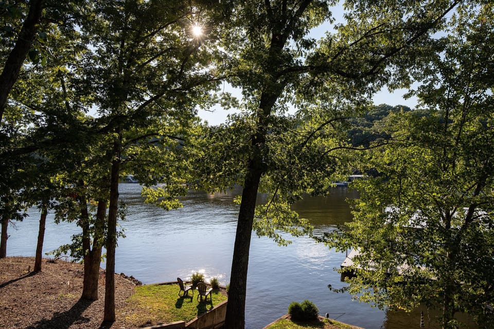 House, Multiple Beds, Patio (Gilly's Retreat) | Lake view