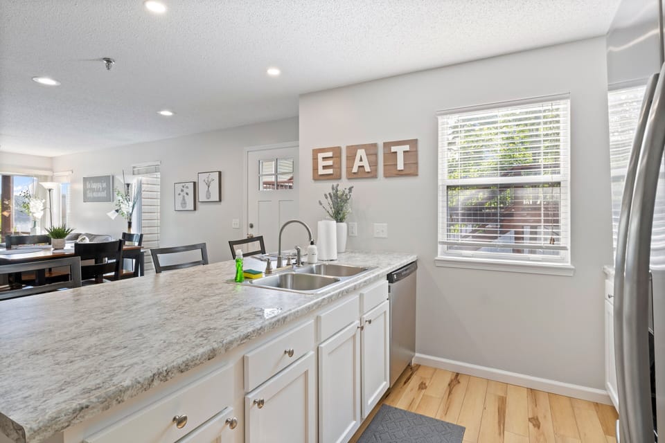 Condo, Multiple Beds, Balcony (Sunset Spectacular) | Private kitchen