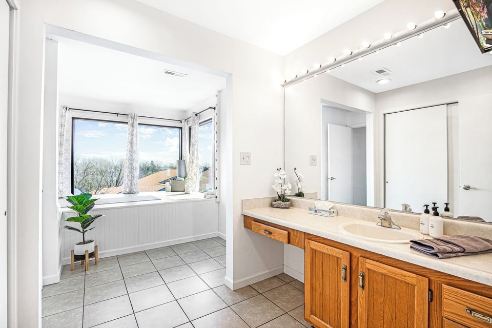 Treetop Vibes on Horseshoe Bend Apartment in Village Four Seasons