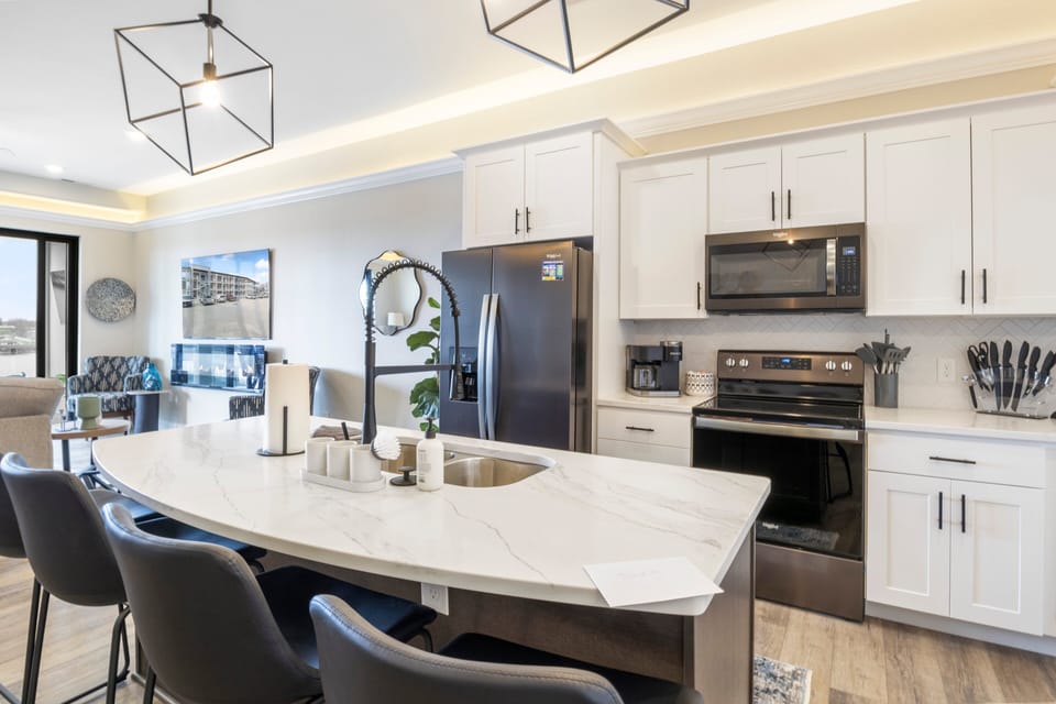 Condo, Multiple Beds, Pool Access (Seas The Day) | Private kitchen