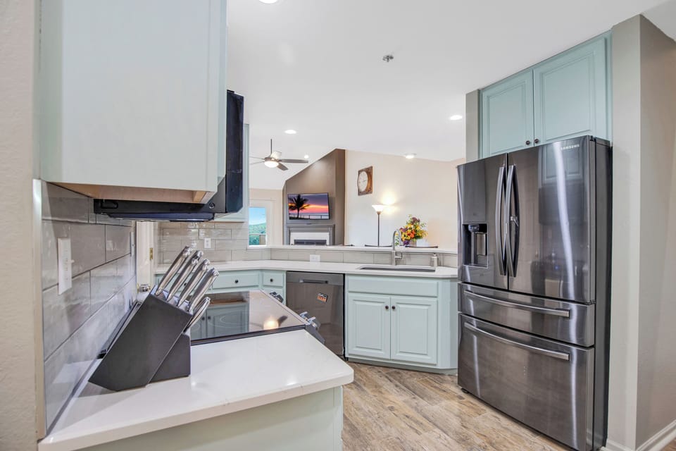 Condo, Multiple Beds, Patio (The Elms) | Private kitchen