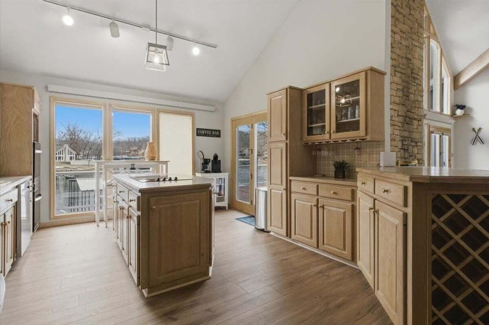 House, Multiple Beds, Patio (Wolf Lakehouse) | Private kitchen