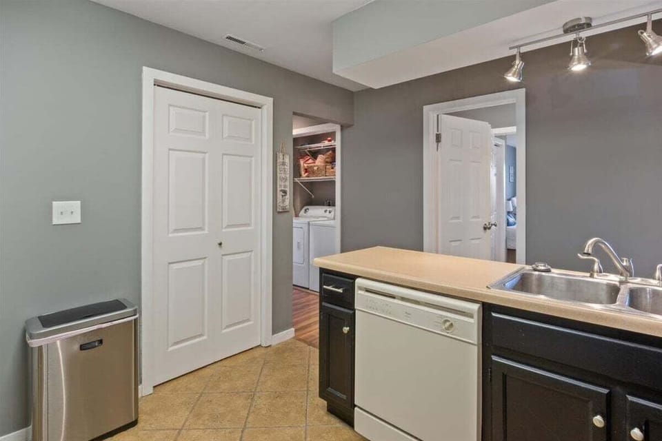 Condo, Multiple Beds, Pool Access (Lakeside Oasis) | Interior