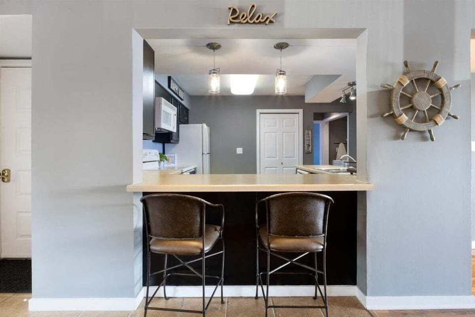 Condo, Multiple Beds, Pool Access (Lakeside Oasis) | Private kitchen
