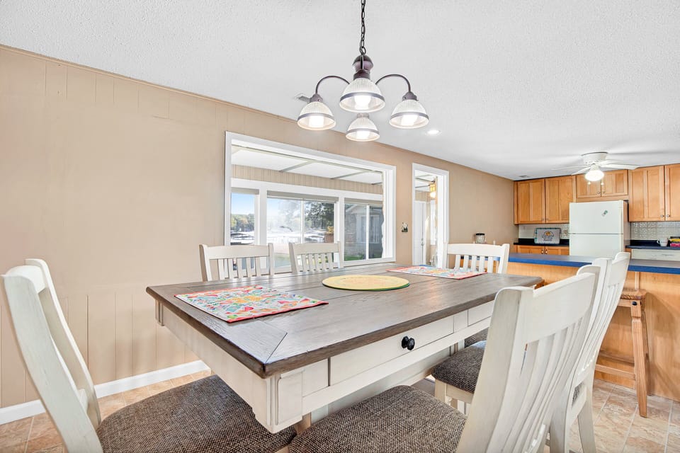 House, Multiple Beds, Patio (Dock Holiday) | 4 bedrooms, individually decorated, individually furnished, bed sheets
