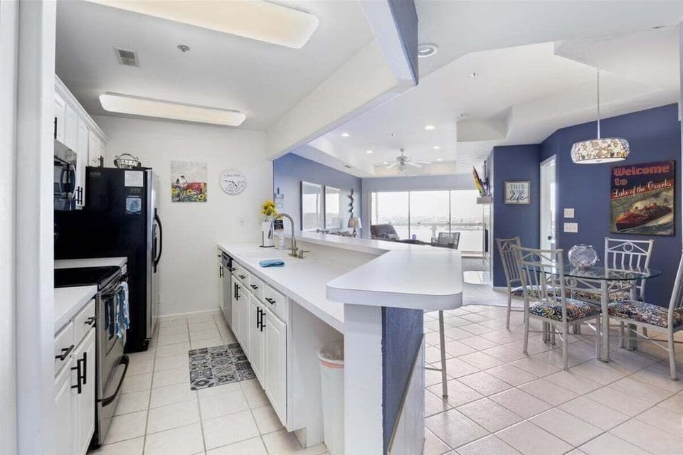 Condo, Multiple Beds, Pool Access (Emerald Escape) | Private kitchen | Dining table