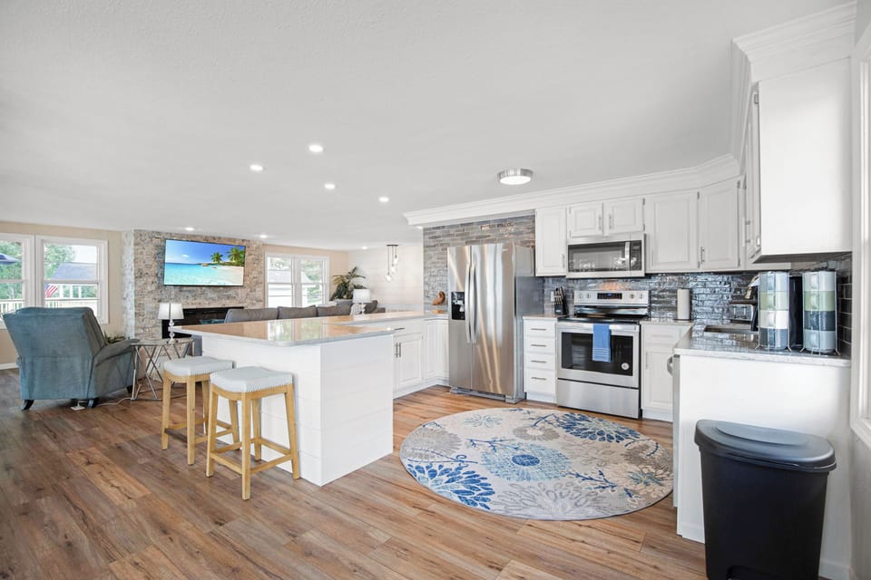 House, Multiple Beds, Patio (High Tide) | Private kitchen